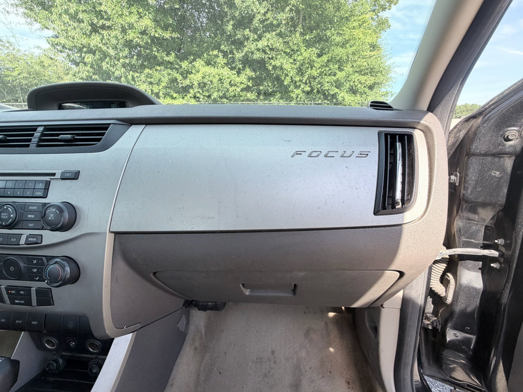 Used 2008 Ford Focus Sedan FWD image 15