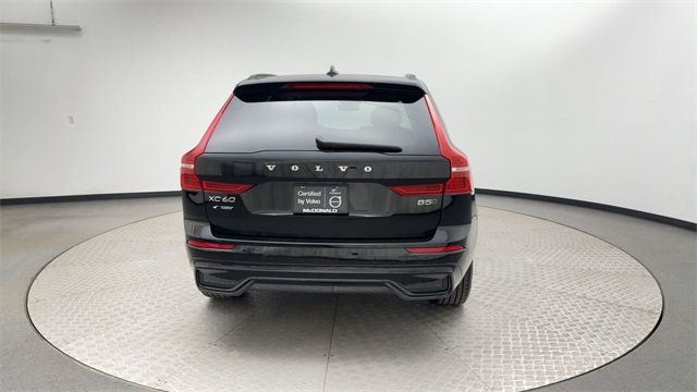 Used 2025 Volvo XC60 B5 Core image 3