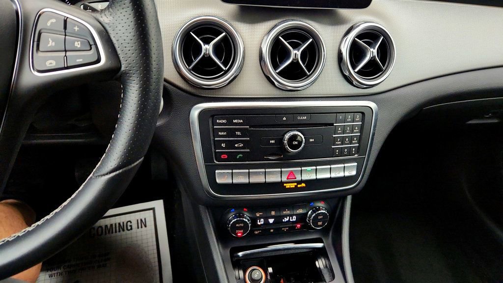 Used 2018 Mercedes-Benz GLA 250 4MATIC image 16