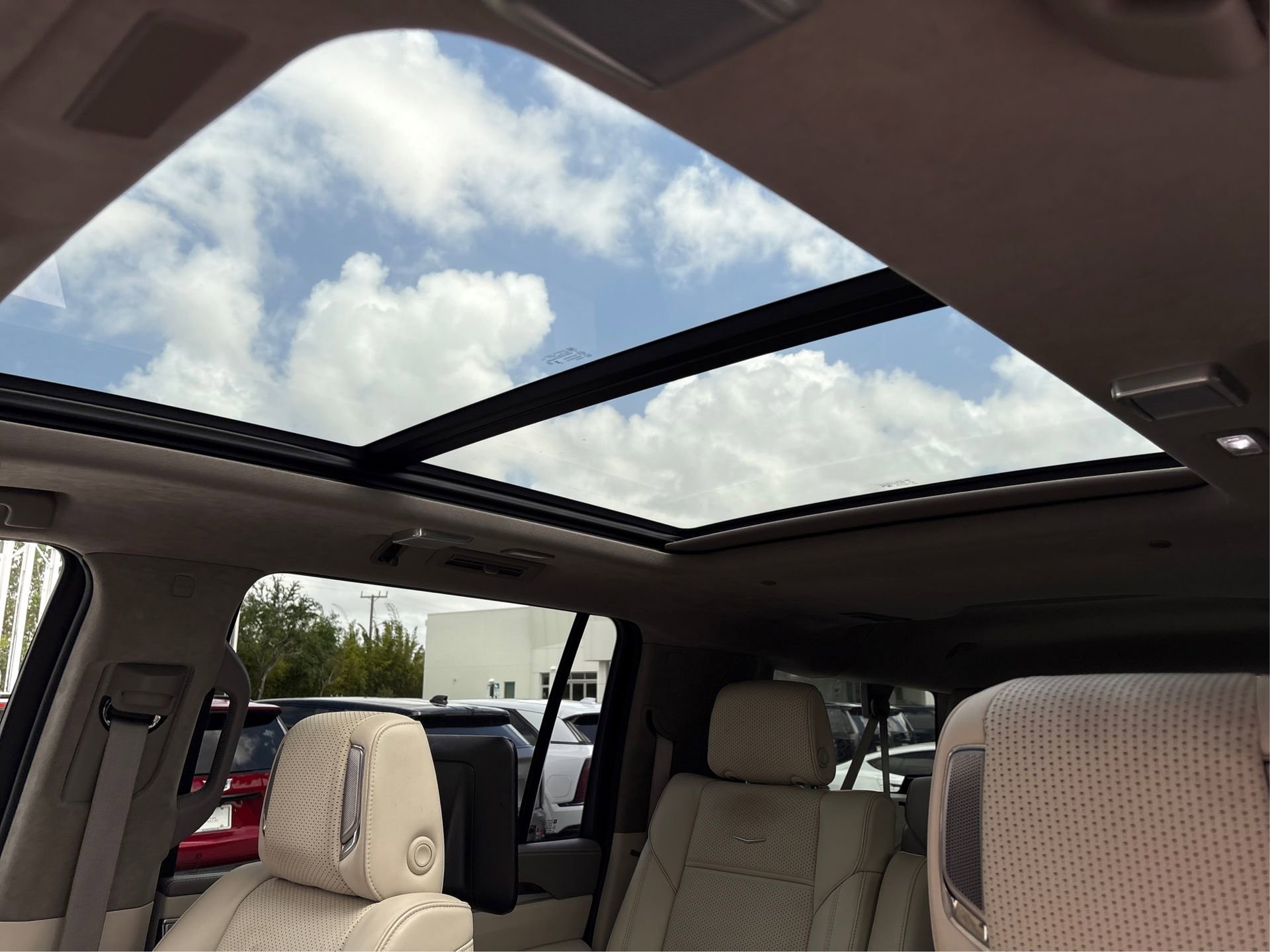 Used 2025 Cadillac Escalade ESV Sport Platinum image 35