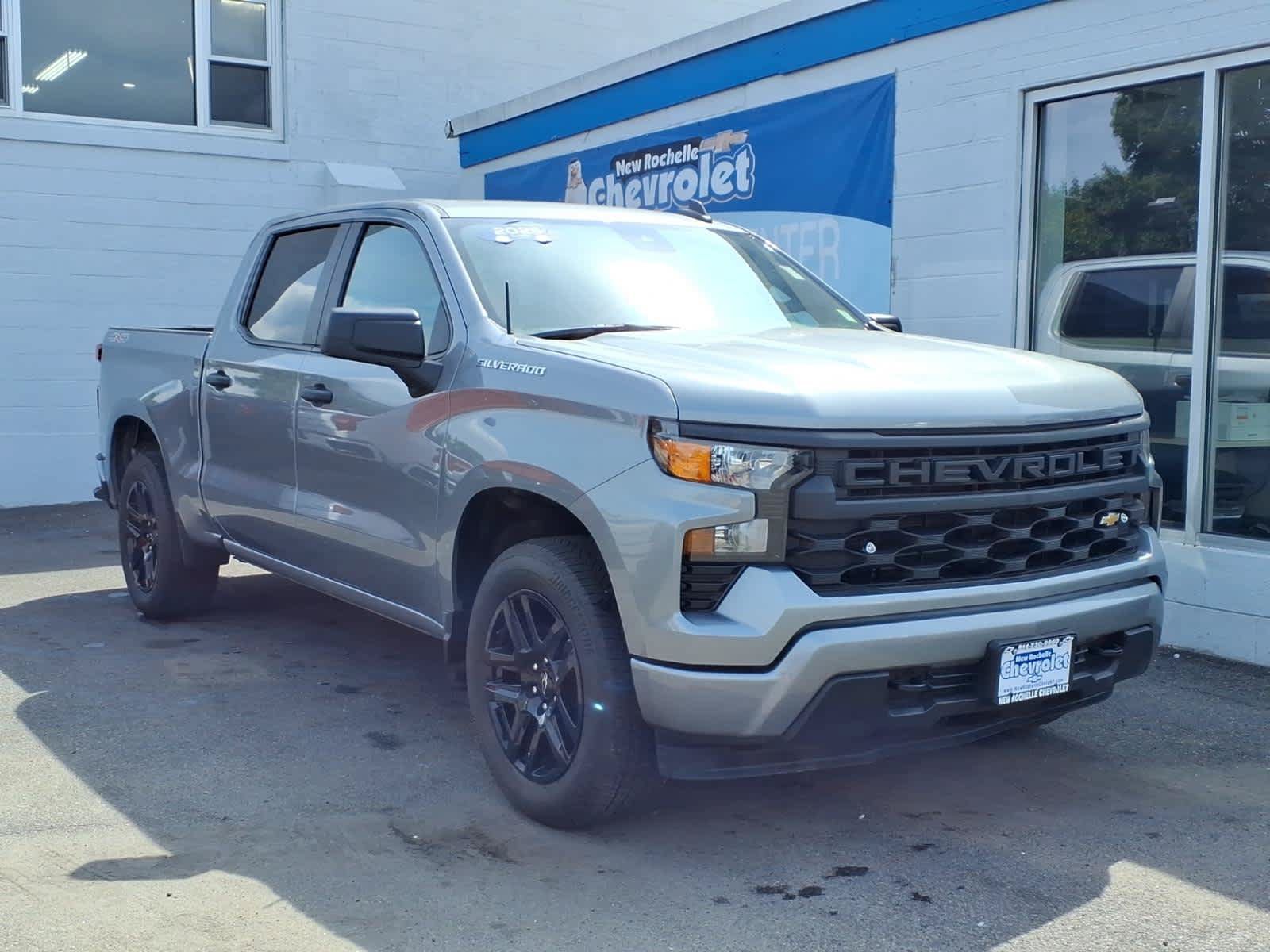Certified 2025 Chevrolet Silverado 1500 Custom AWD/4WD image 1