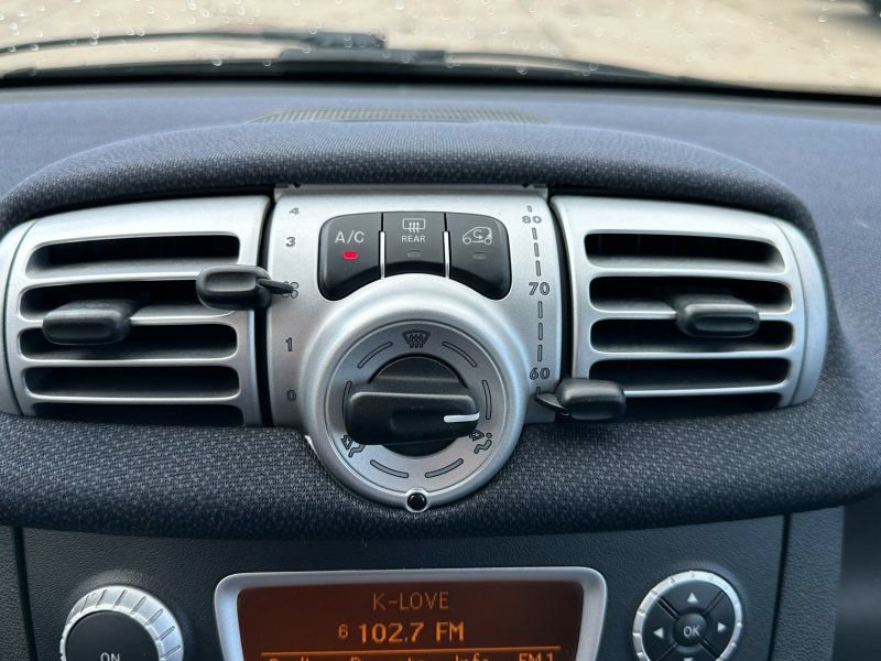 Used 2012 smart fortwo pure RWD image 20