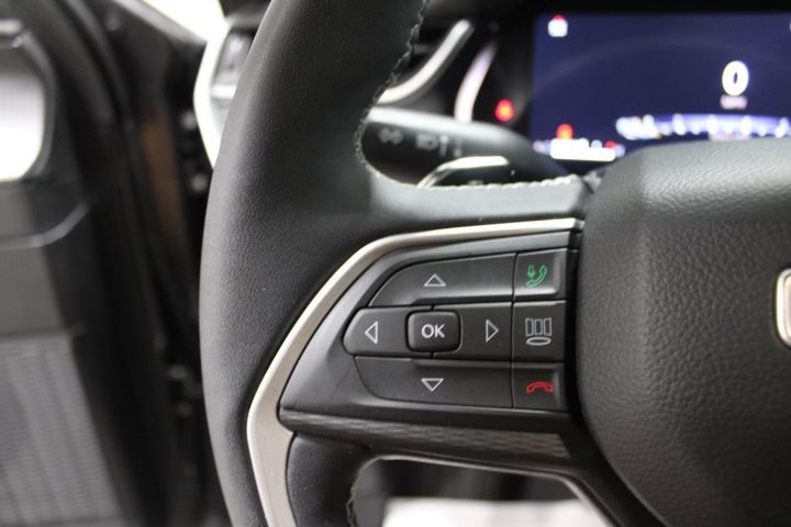 Used 2023 Jeep Grand Cherokee Altitude AWD/4WD image 37