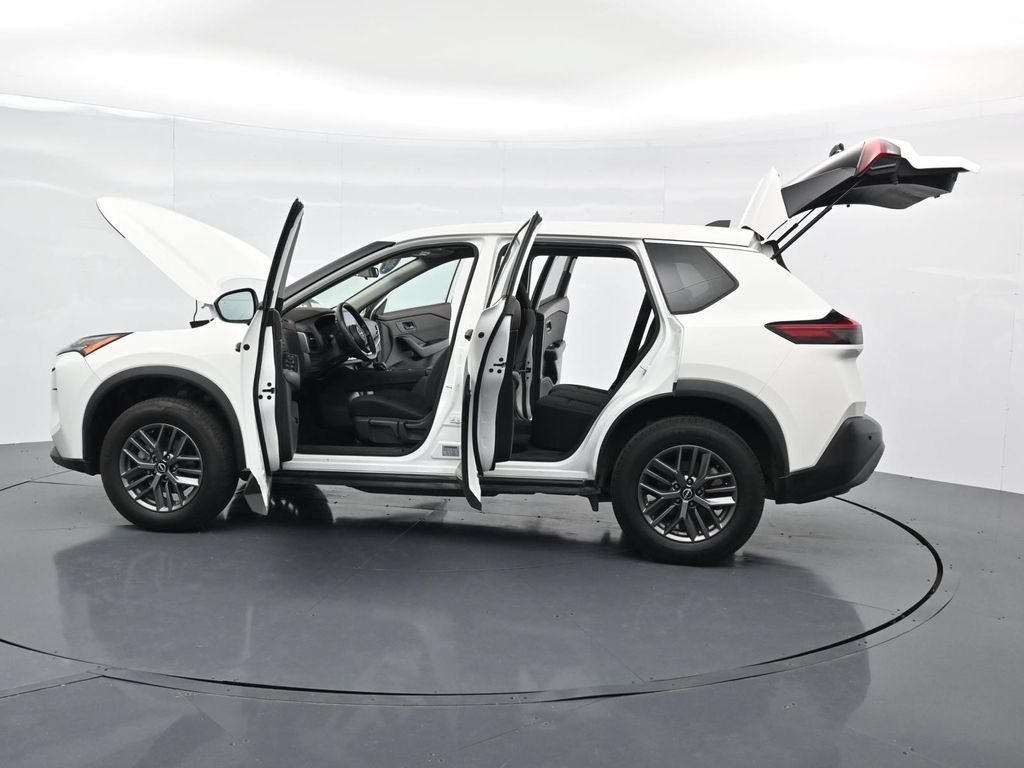 Used 2023 Nissan Rogue S FWD image 41