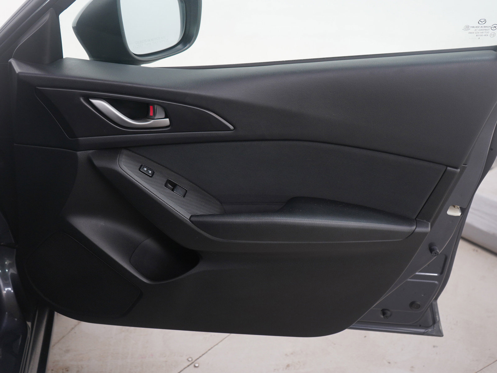 Used 2015 MAZDA MAZDA3 i SV image 9