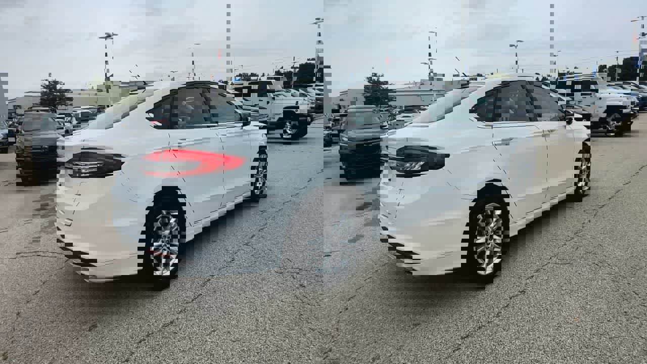 Used 2018 Ford Fusion SE image 8