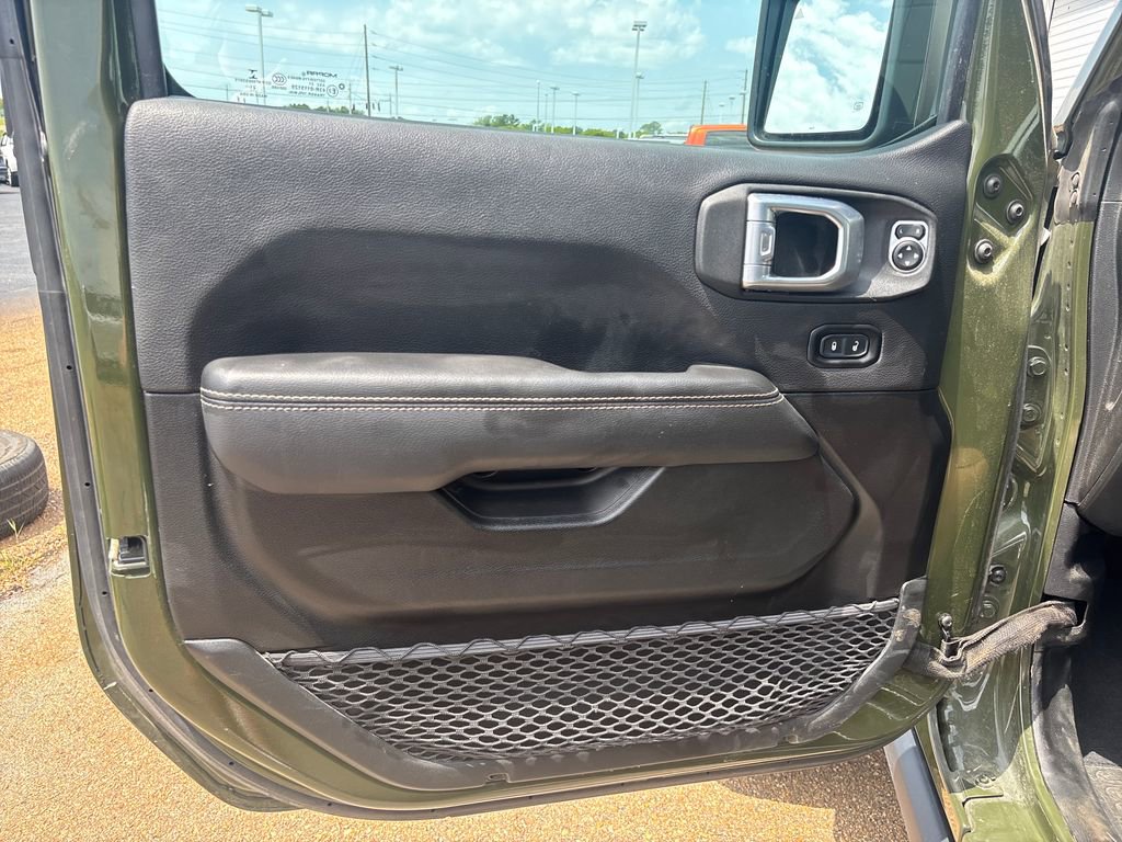 Used 2021 Jeep Gladiator Rubicon AWD/4WD image 13