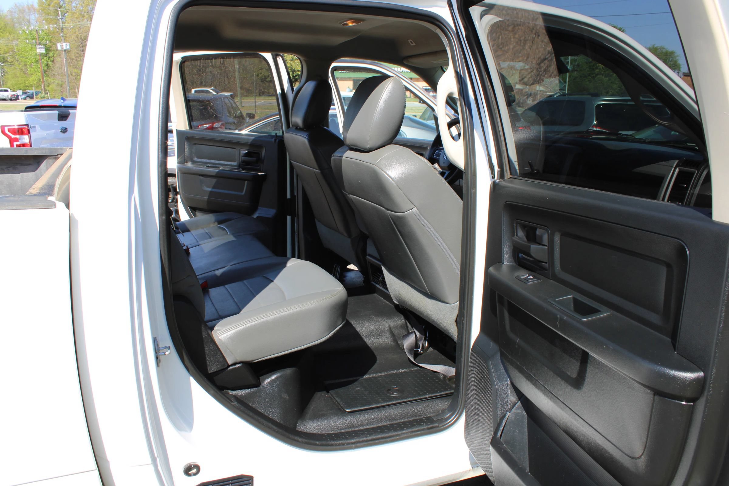 Used 2017 RAM 1500 Tradesman RWD image 9