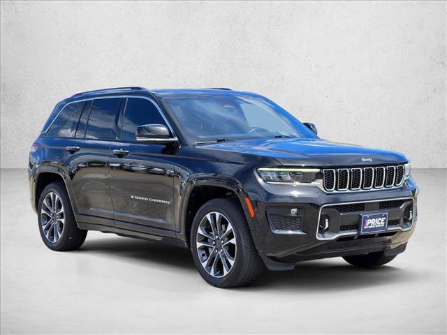 Used 2022 Jeep Grand Cherokee Overland w/ Luxury Tech Group IV AWD/4WD image 3