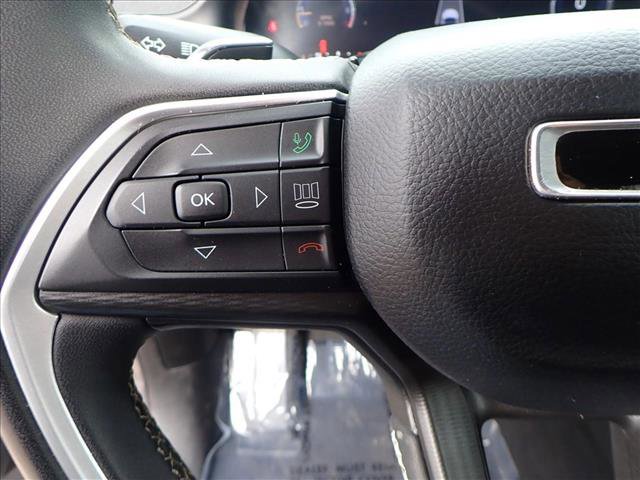 Used 2023 Jeep Grand Cherokee L Laredo image 14