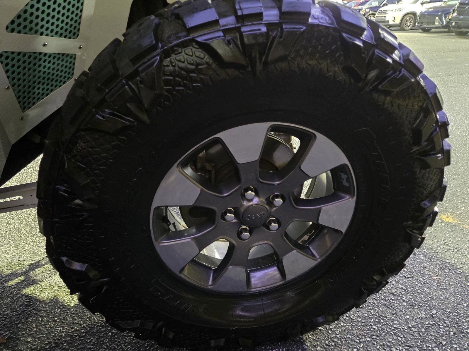 Used 2019 Jeep Wrangler Unlimited Sahara image 15