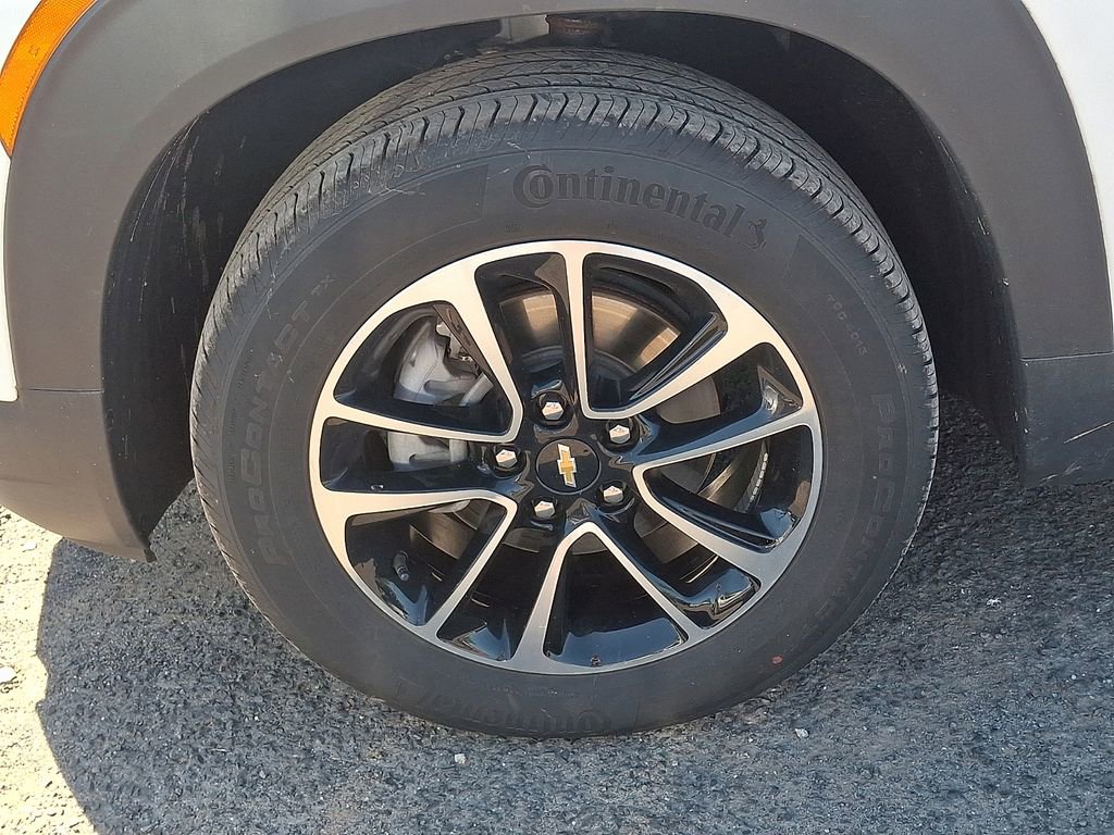 Used 2024 Chevrolet TrailBlazer LT AWD/4WD image 32