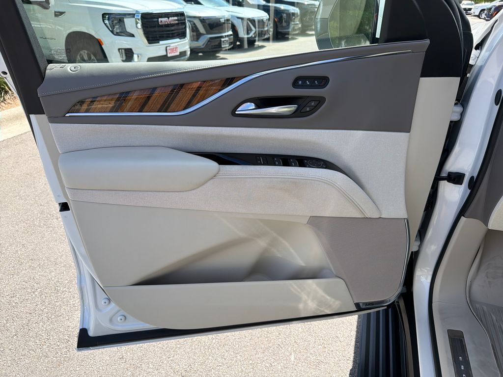 Used 2024 Cadillac Escalade ESV Sport Platinum w/ LPO, Floor Liner Package AWD/4WD image 21