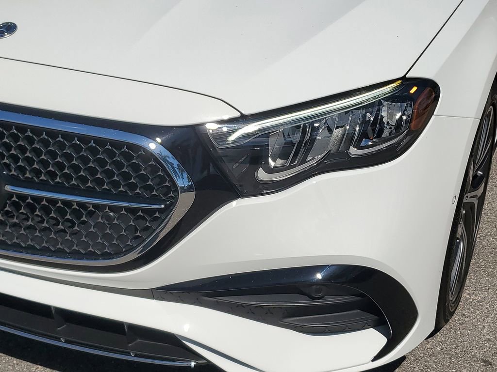 Used 2025 Mercedes-Benz E 350 4MATIC Sedan image 11