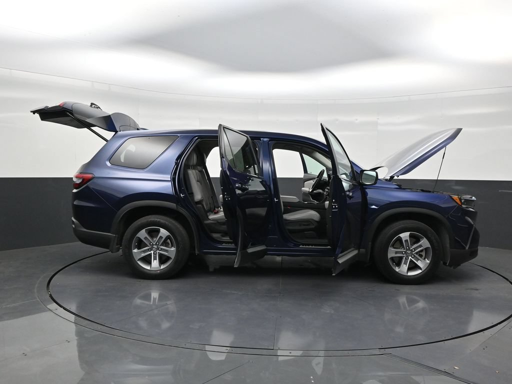 Used 2025 Honda Pilot EX-L image 27