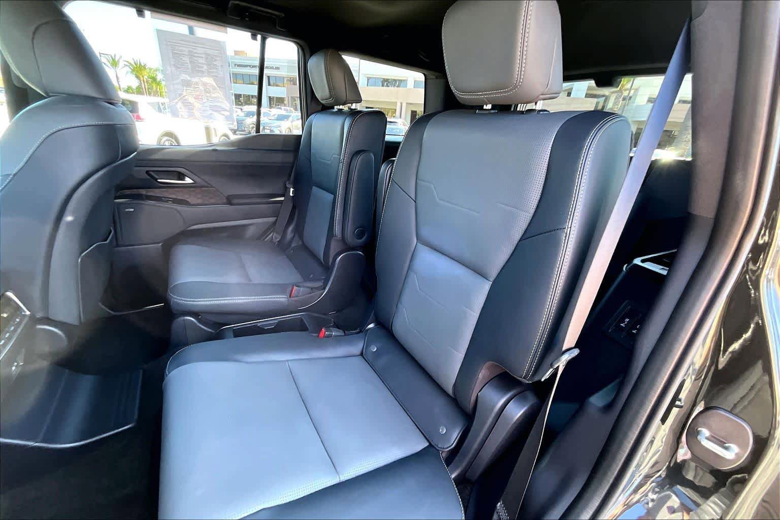 Used 2024 Lexus GX 550 w/ Accessory Package (Z1) AWD/4WD image 18