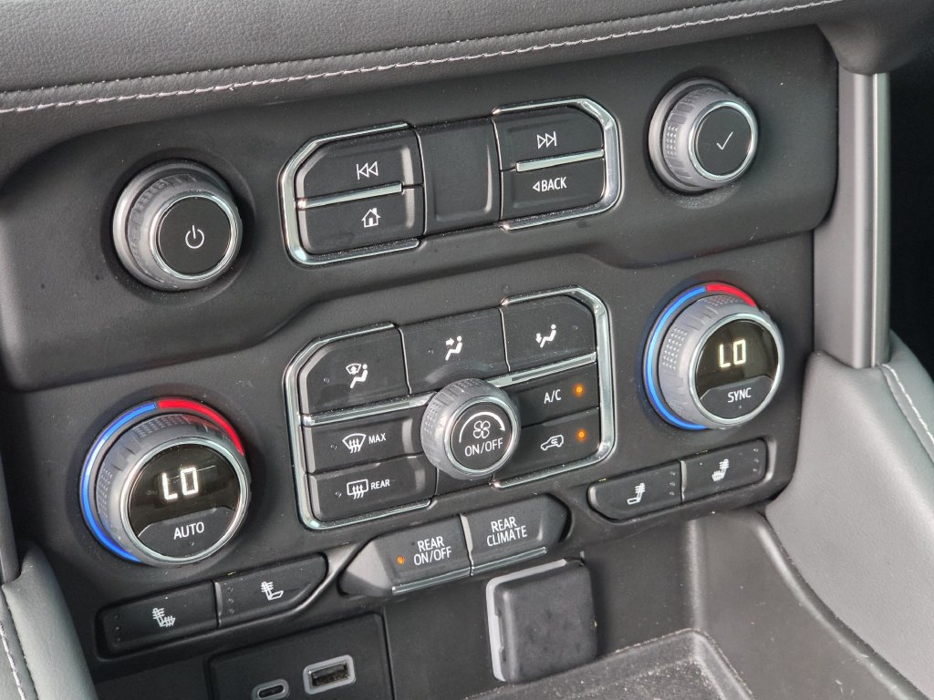 Used 2024 Chevrolet Tahoe LT RWD image 19