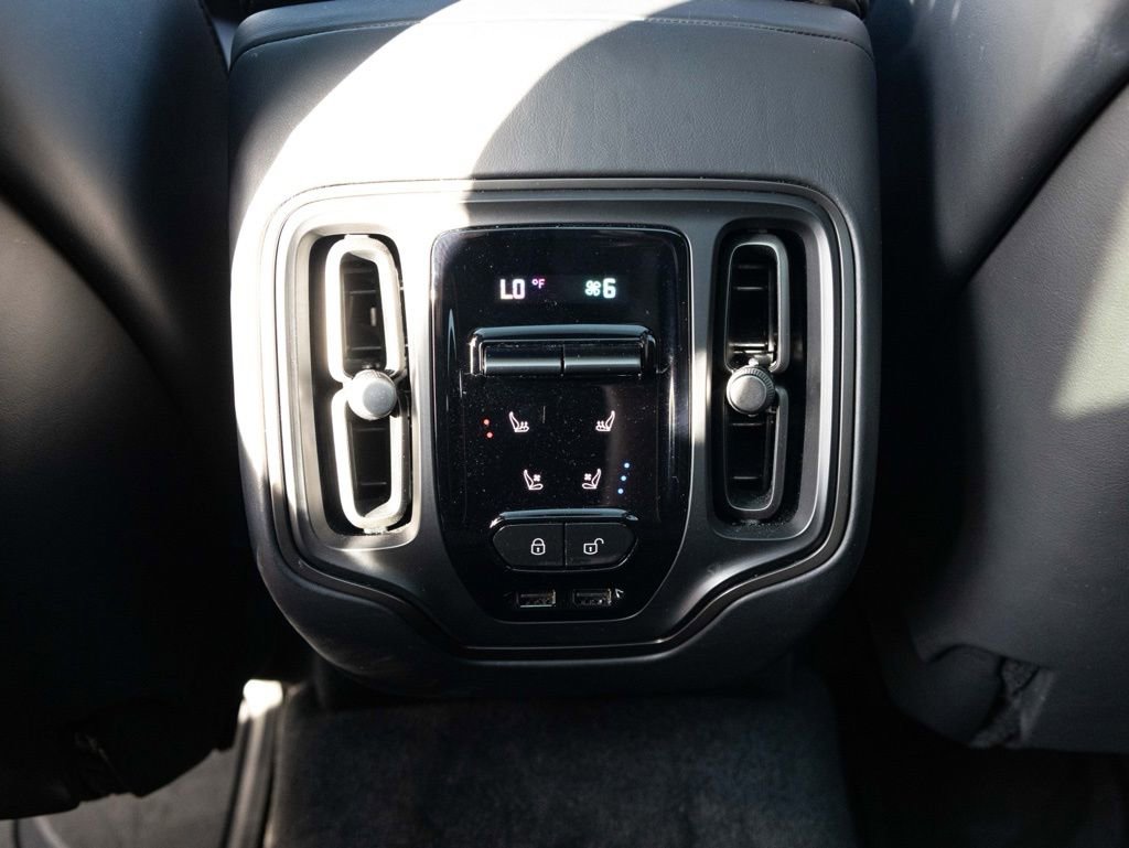 Used 2024 Aston Martin DBX 707 image 48