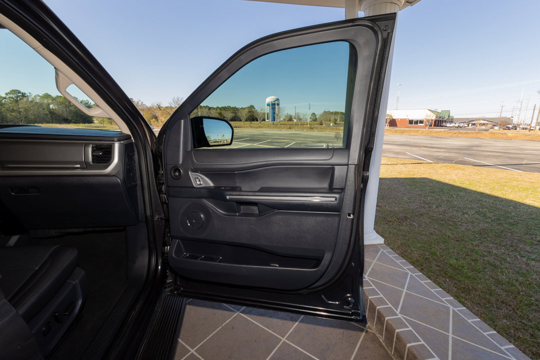 Used 2024 Ford Expedition XLT image 23