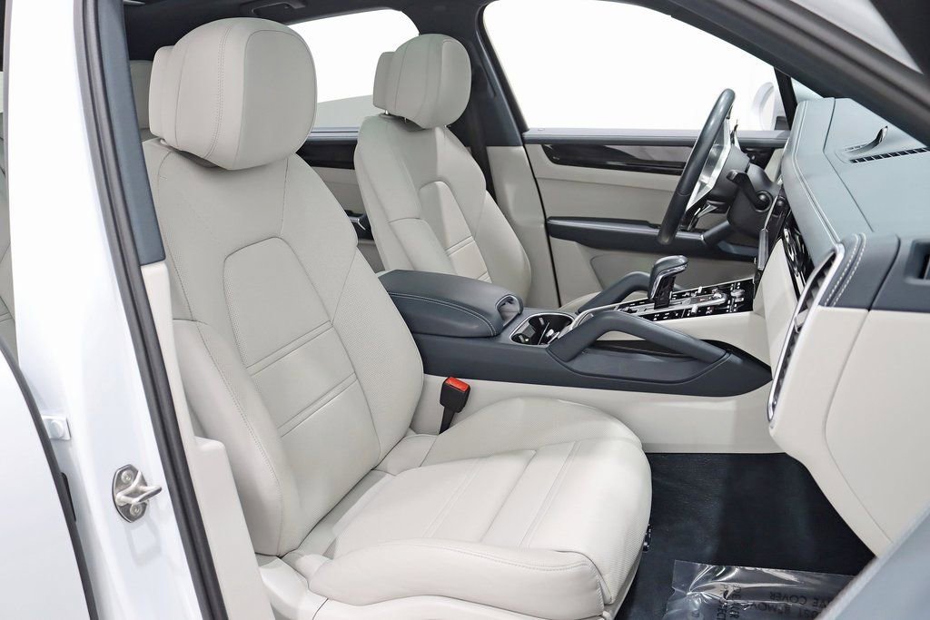 Used 2023 Porsche Cayenne image 31