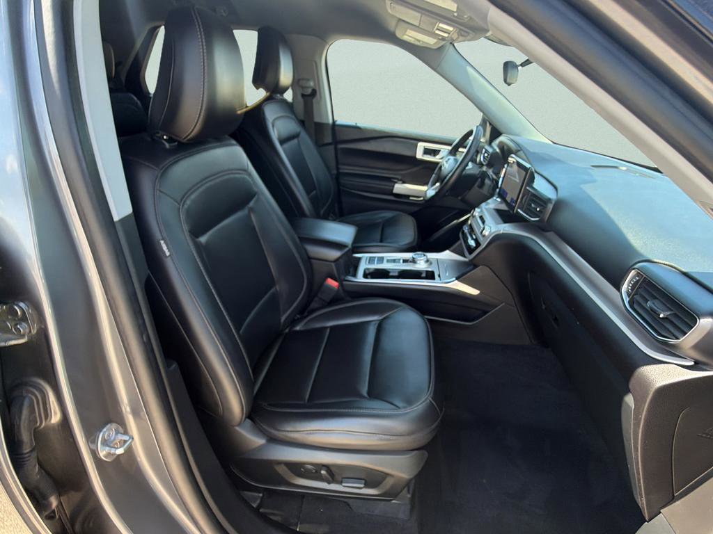 Used 2024 Ford Explorer XLT w/ Equipment Group 202A image 10