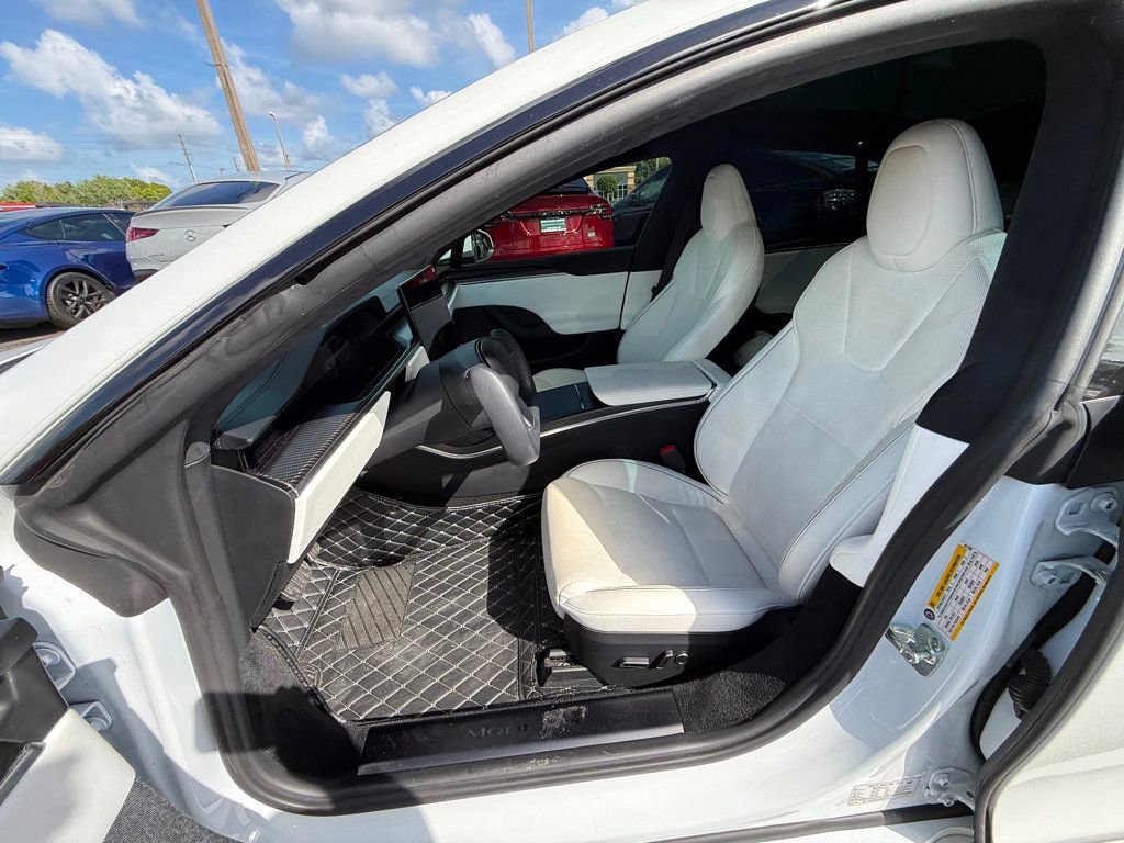 Used 2021 Tesla Model S Plaid image 5