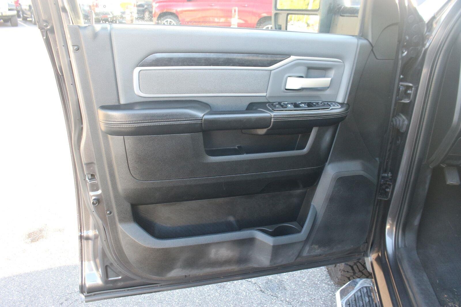 Used 2023 RAM 3500 Big Horn w/ Level 1 Equipment Group AWD/4WD image 15