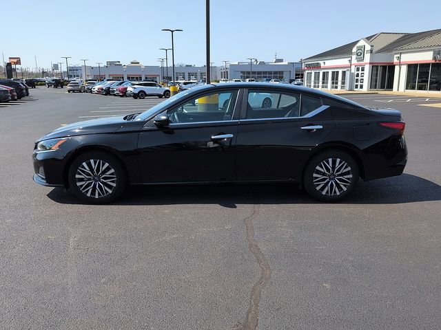 Used 2025 Nissan Altima 2.5 SV image 4