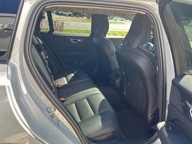 Certified 2025 Volvo V60 B5 Cross Country Plus AWD/4WD image 13
