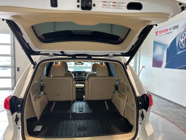 Used 2019 Toyota Highlander XLE image 17