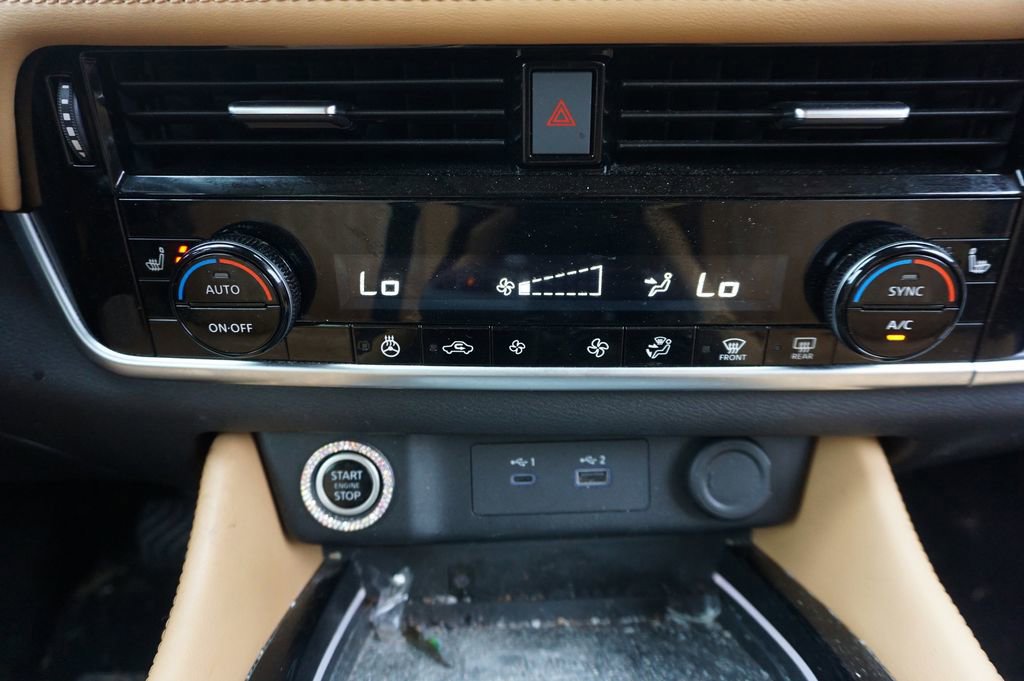 Used 2023 Nissan Rogue Platinum image 12