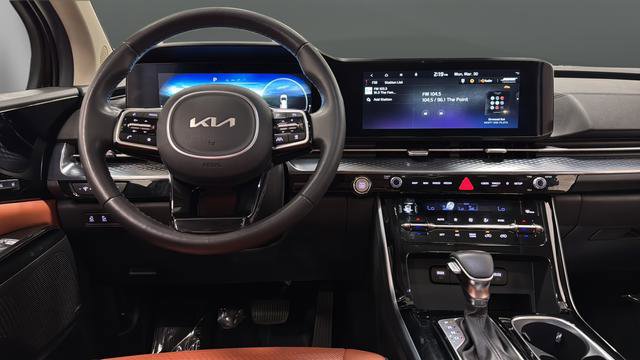 Used 2024 Kia Carnival SX Prestige image 11