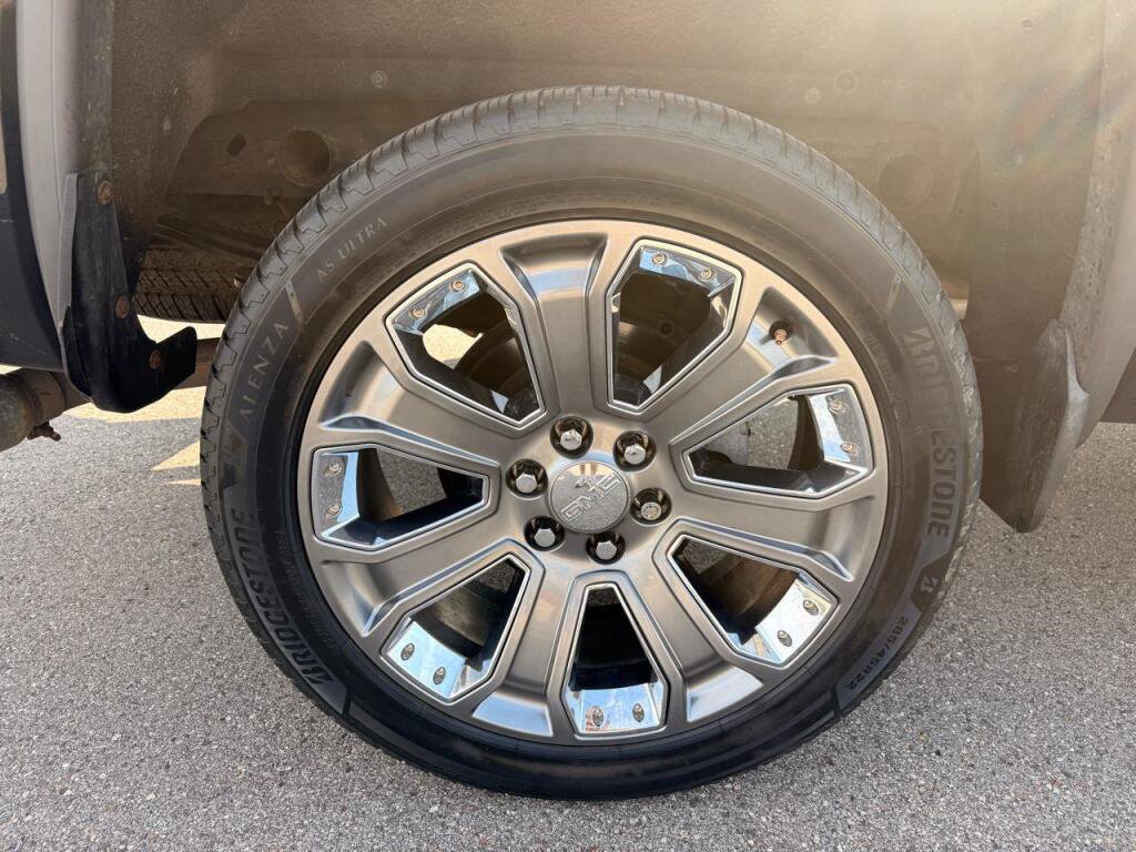Used 2016 GMC Sierra 1500 Denali w/ Denali Ultimate Package AWD/4WD image 11