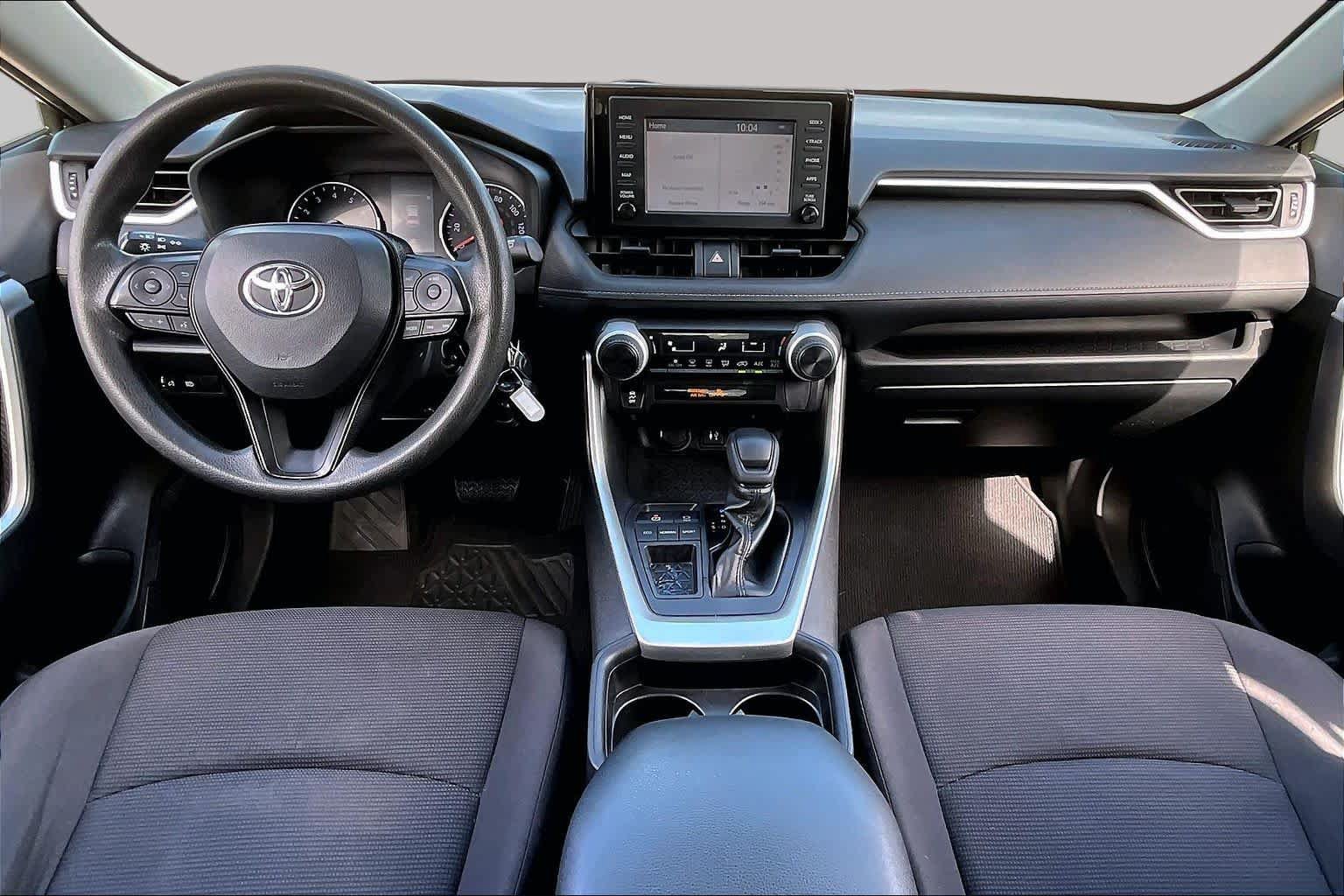 Used 2019 Toyota RAV4 LE w/ Carpet Mat Package FWD image 16