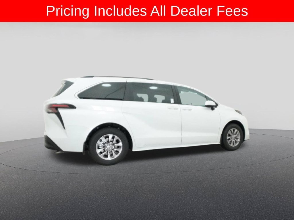New 2026 Toyota Sienna XLE FWD image 26