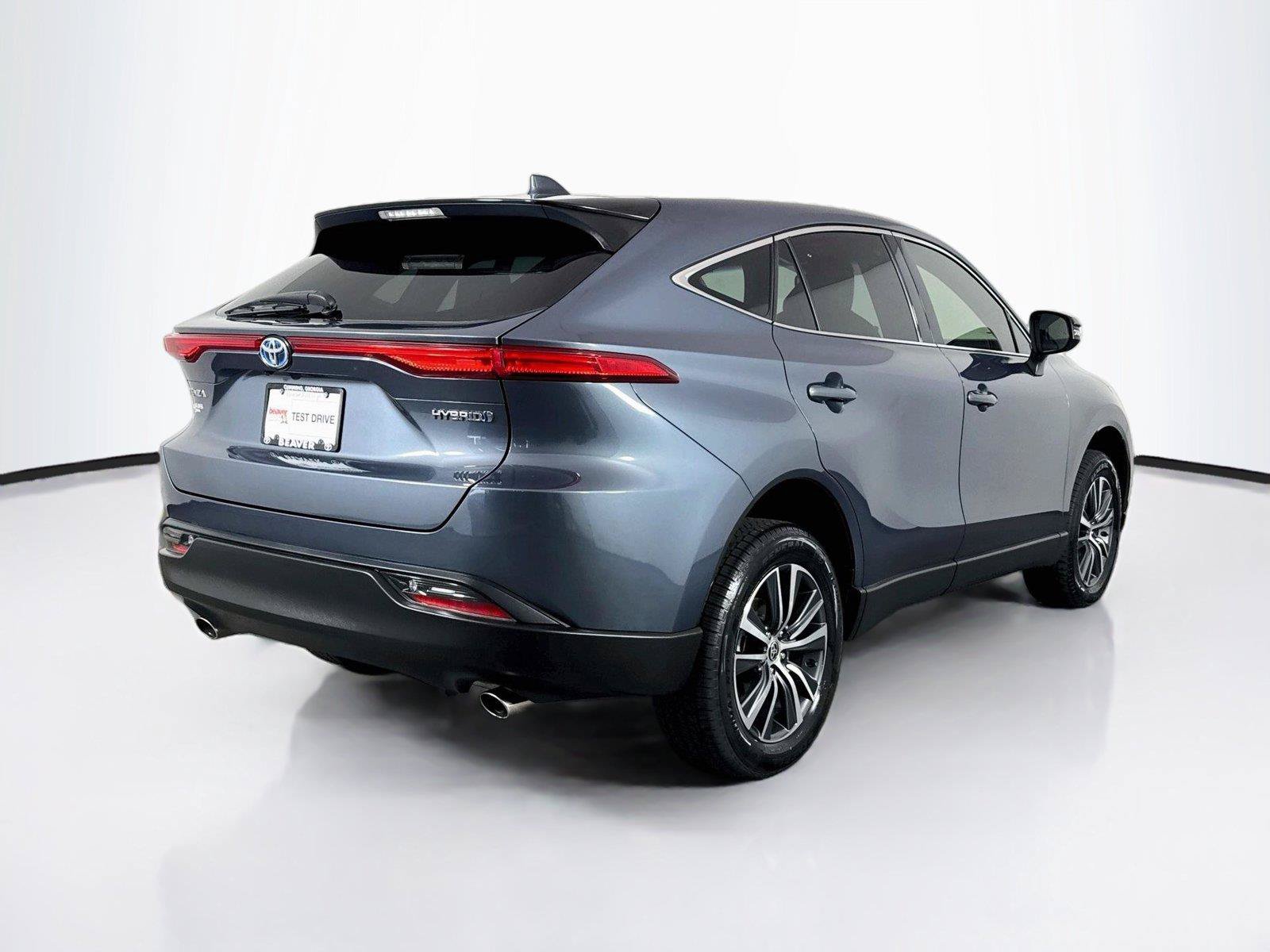 Used 2022 Toyota Venza LE AWD/4WD image 2