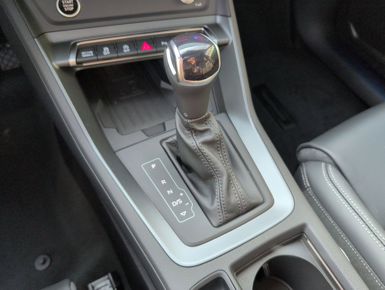 New 2025 Audi Q3 2.0T Premium image 16
