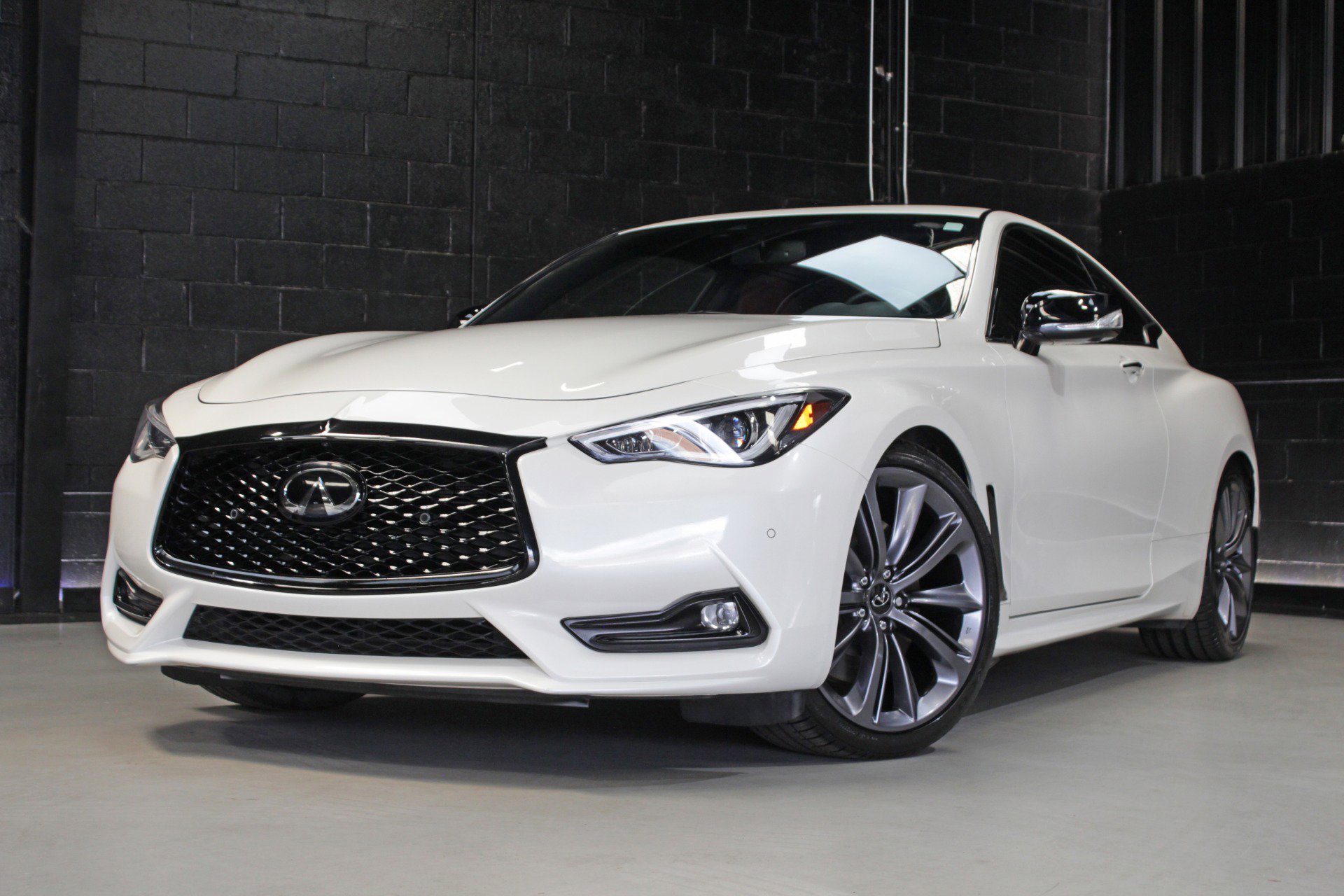 Used 2022 INFINITI Q60 Red Sport 400 w/ Cargo Package RWD image 4
