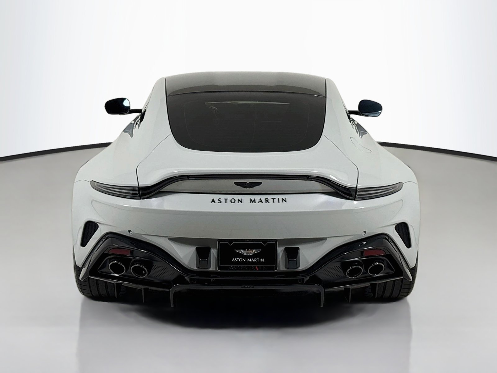Used 2025 Aston Martin V8 Vantage Coupe RWD image 7