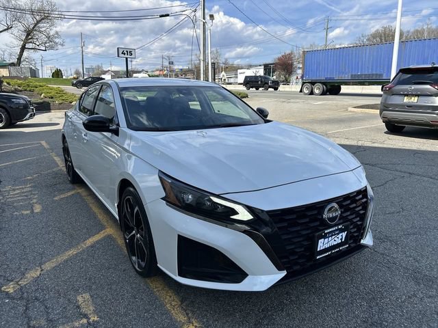 Certified 2023 Nissan Altima 2.5 SR FWD image 2