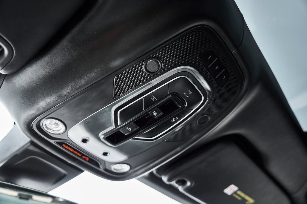 Used 2017 Bentley Bentayga AWD/4WD image 74