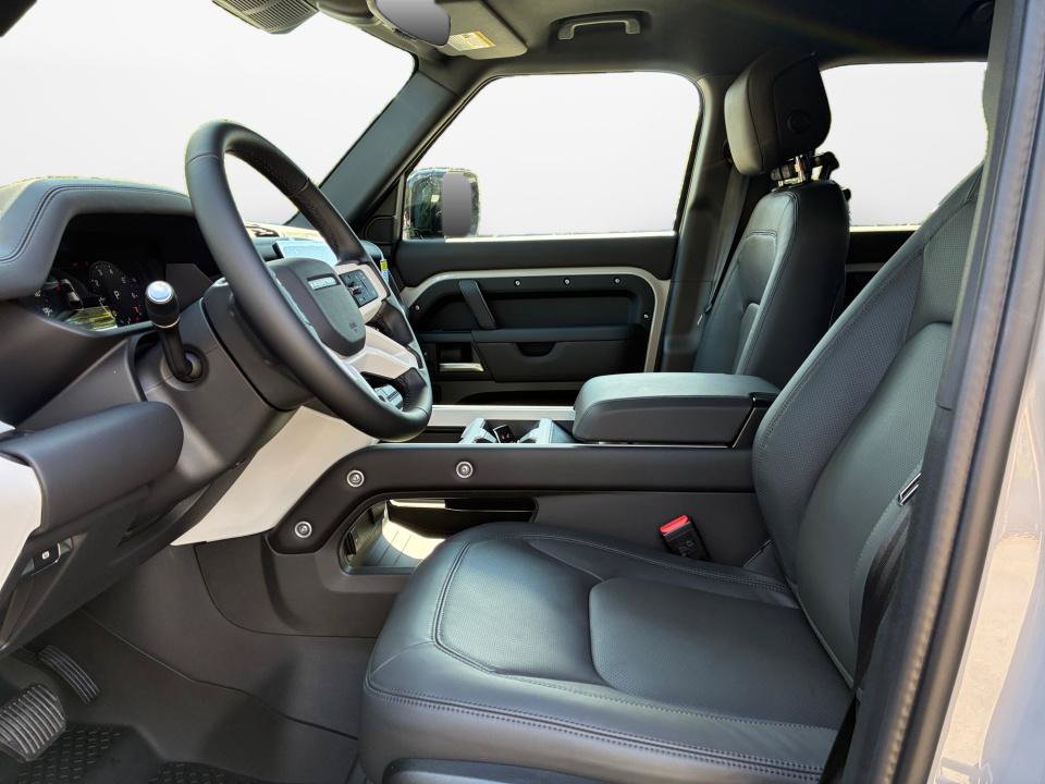 New 2026 Land Rover Defender 110 S AWD/4WD image 9