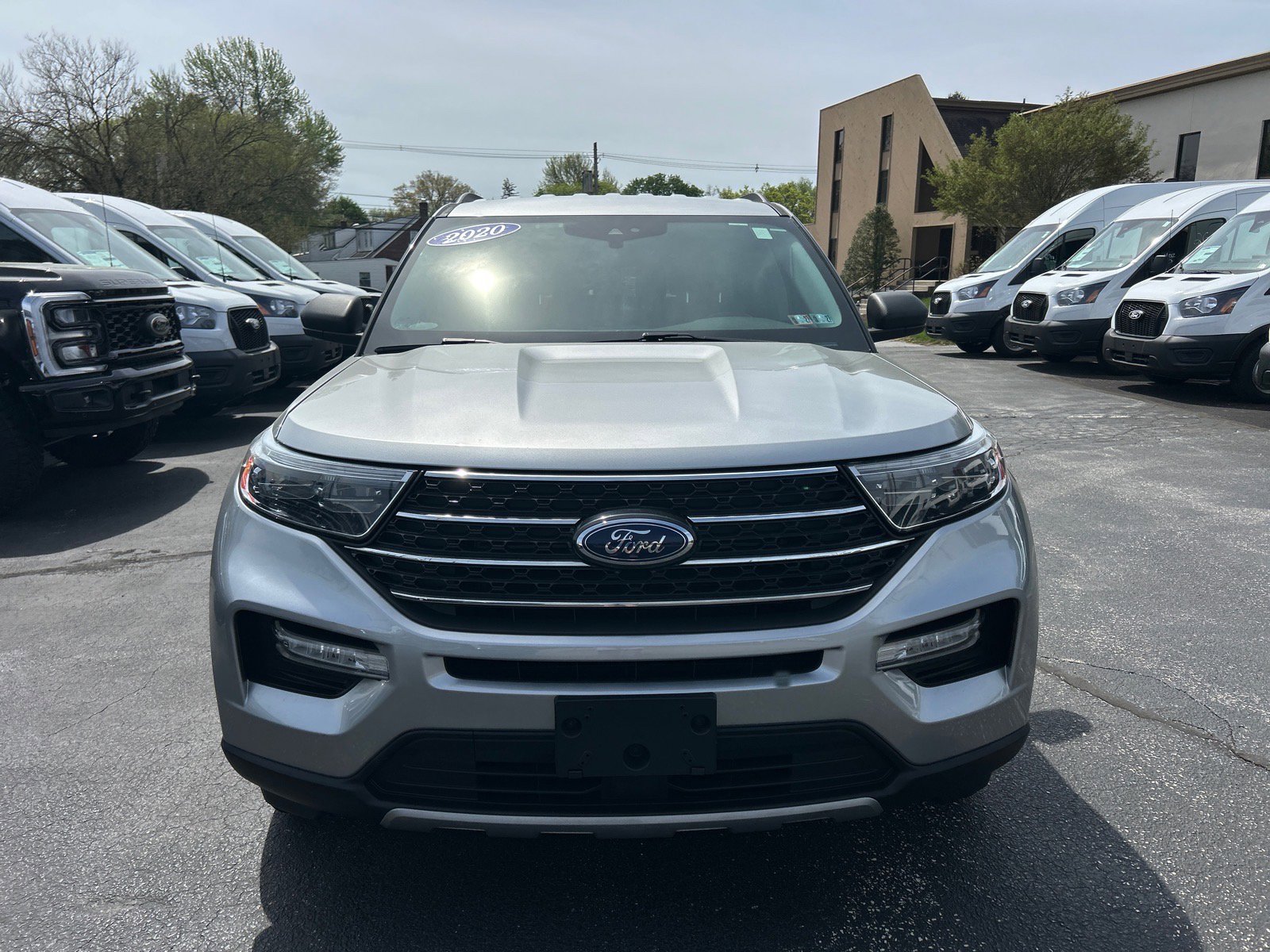 Certified 2020 Ford Explorer XLT w/ Equipment Group 202A AWD/4WD image 2