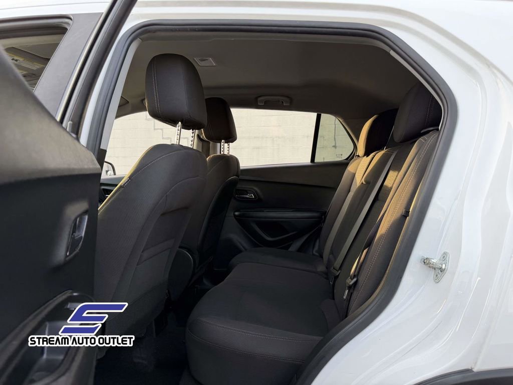 Used 2021 Chevrolet Trax LS w/ Tint and Cruise Package image 23