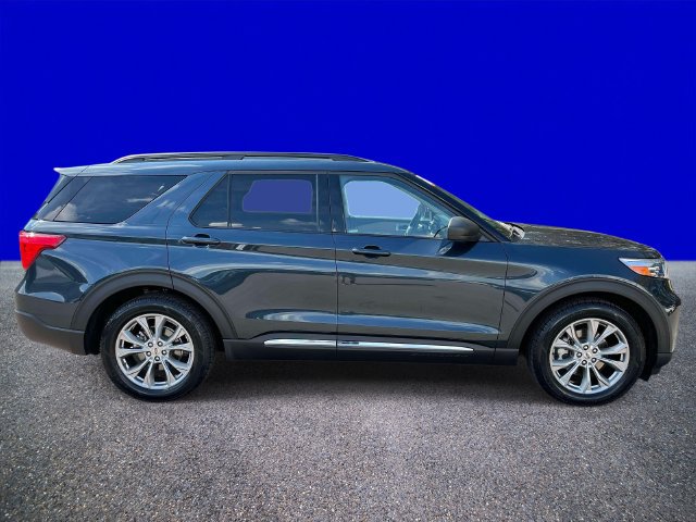 Used 2024 Ford Explorer XLT w/ Equipment Group 202A RWD image 2