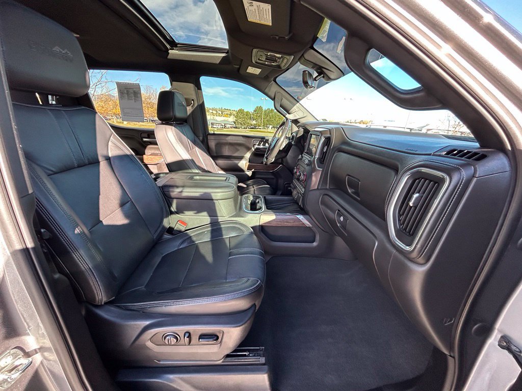 Used 2020 Chevrolet Silverado 1500 High Country w/ Technology Package AWD/4WD image 32