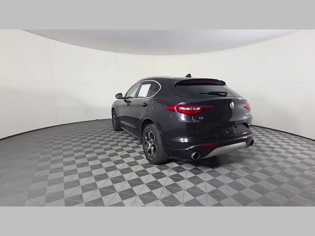 Used 2020 Alfa Romeo Stelvio Ti w/ Active Blind Spot Package AWD/4WD image 43