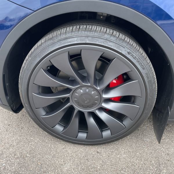 Used 2024 Tesla Model Y Performance image 12