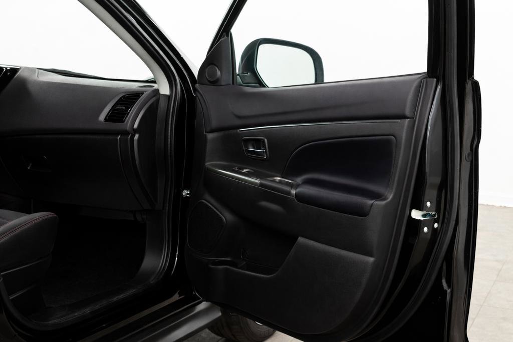 Used 2024 Mitsubishi Outlander Sport SE image 15