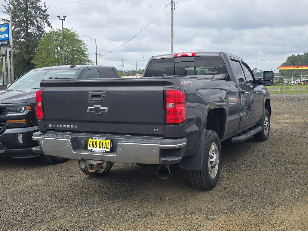 Used 2015 Chevrolet Silverado 2500 LT w/ LT Convenience Package AWD/4WD image 2